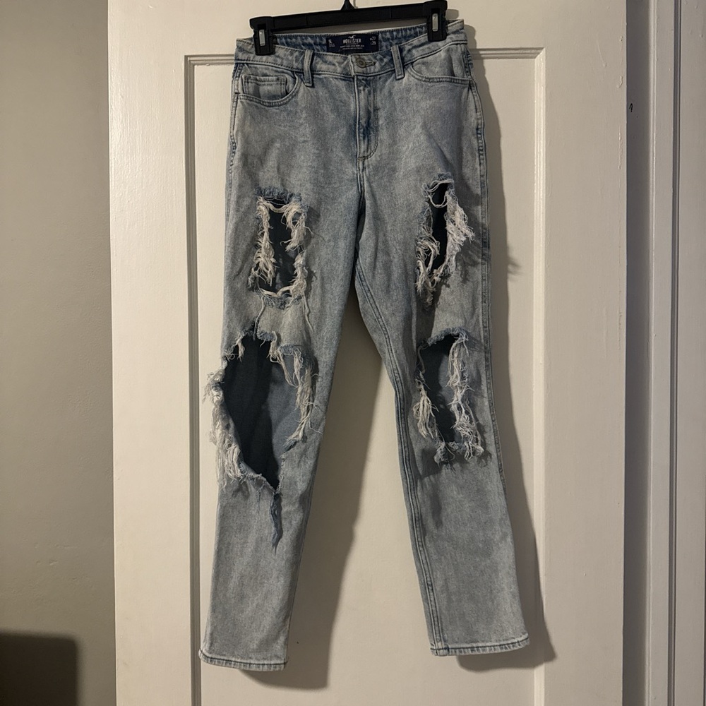Hollister Curvy High Rise Ripped Jeans
